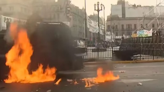 Crece la tensión en las afueras del Congreso entre fuerzas federales y manifestantes