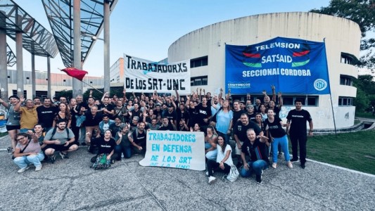 Trabajadores de los SRT realizan una asamblea pública en la UNC