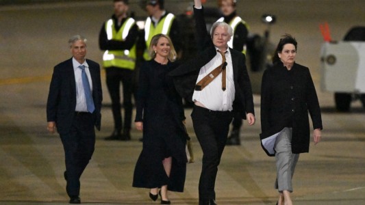 Assange fue declarado "hombre libre" por la justicia de EE.UU. y volvió a Australia