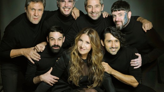 Un musical sobre la vida de los pasajeros varados en una isla de Canadá en 2001 vuelve al Maipo