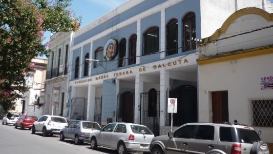 Tres alumnos fueron expulsados de un colegio por llevar una torta con clonazepam