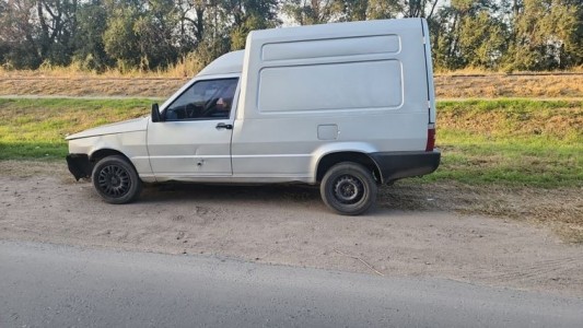 Hecho desafortunado: tropezó en medio de la Avenida Malvinas y lo embistió una camioneta