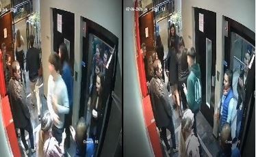 Insólito rescate en La Plata: 10 jóvenes quedaron encerrados en un ascensor con capacidad para cuatro personas