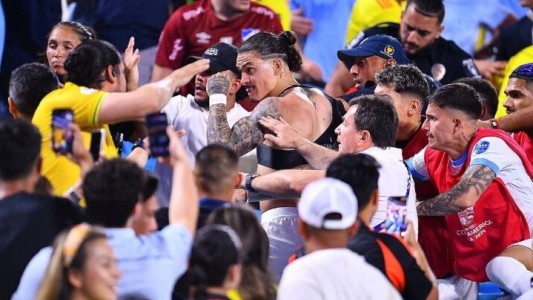 La Conmebol abrirá un expediente por la pelea entre jugadores uruguayos e hinchas de Colombia