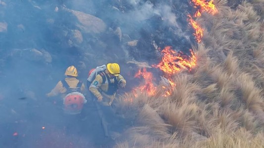 Incendios en Córdoba: ya son 3.500 hectáreas quemadas en el cerro Champaquí