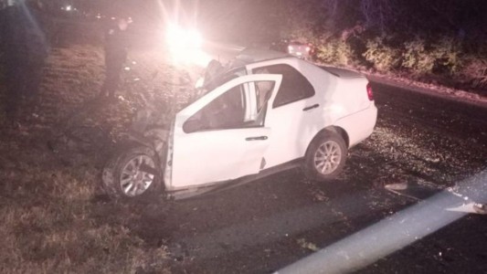 Impactante choque fatal entre un colectivo y un auto en Córdoba