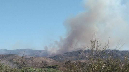 La Calera: se desató un incendio forestal y preocupan las condiciones climáticas