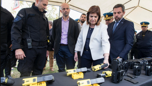 El Gobierno reglamentó el uso de "armas incapacitantes no letales"