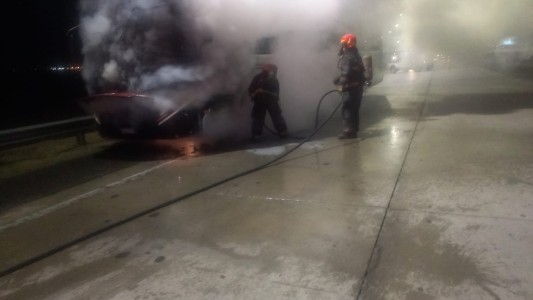 Se incendió un colectivo en Av. Circunvalación