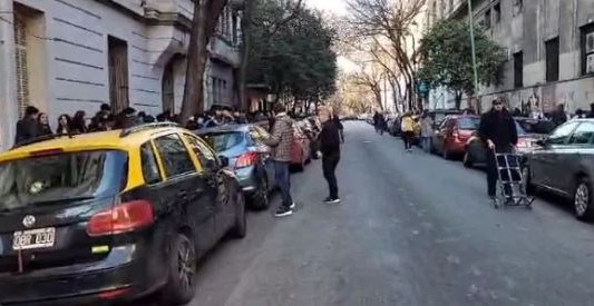 Evacuaron el colegio Mariano Acosta por un escape de gas