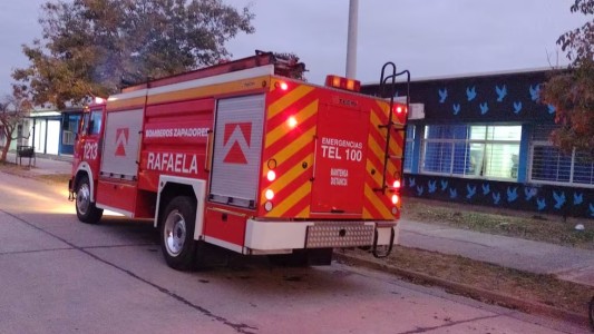 Bomberos rescataron a cinco perritos de un incendio en Alto Alberdi