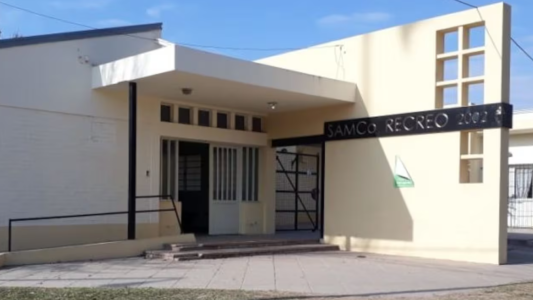 Nena de 11 años llegó al hospital con dolor de panza: descubrieron que estaba embarazada y detuvieron al padrastro