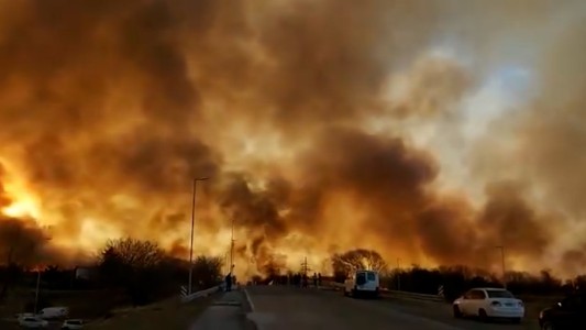 Corte total por incendio en autopista Córdoba-Carlos Paz