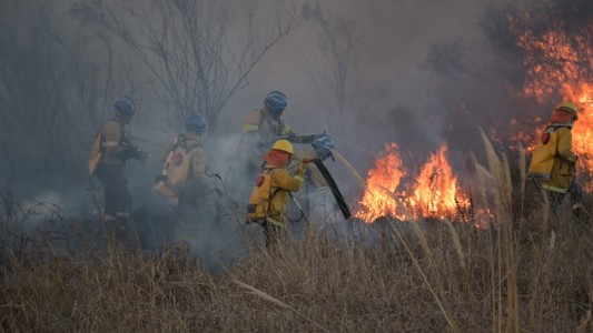 Actualización sobre el incendio en la autopista Córdoba-Carlos Paz
