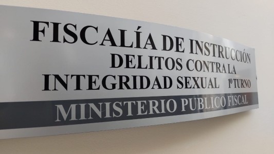 Allanaron la casa del docente de Córdoba que habría abusado a un niño de 5 años