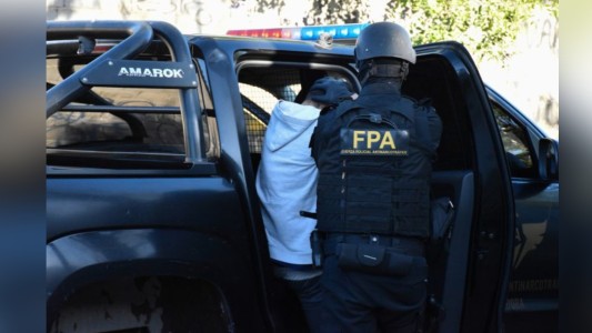 Cosquín: la FPA detuvo a un sujeto en la terminal de ómnibus y le incautaron cocaína y marihuana