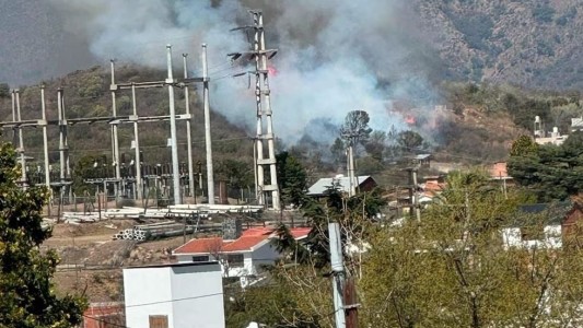 Incendio en La Falda: tres albañiles hicieron un asado y el fuego se descontroló