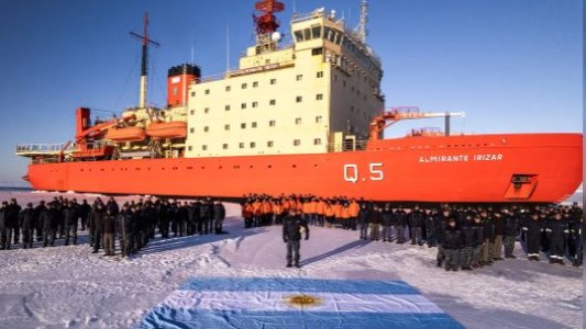 Alquilan el rompehielo Ara Almirante Irizar a un gimnasio: piden informes