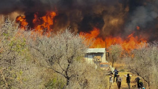 Incendios en Córdoba: continúan activos los focos en Capilla del Monte, Villa Berna y Salsacate