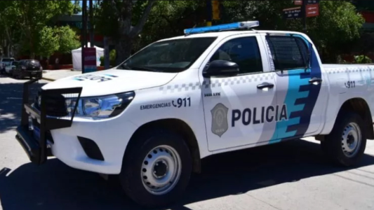 Investigan la muerte de un detenido dentro de un patrullero