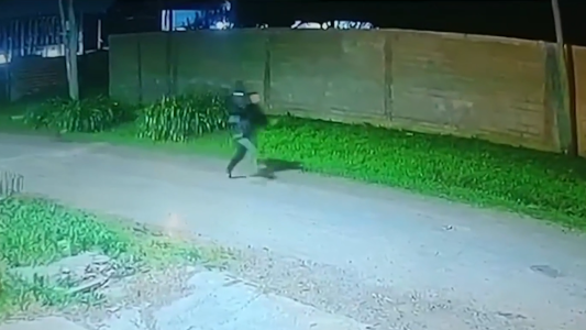 Asaltó a un hombre de 94 años: al detenerlo descubrieron que vendía marihuana y tenía arresto domiciliario