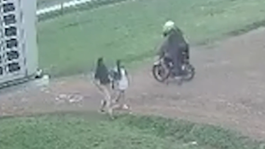 Inseguridad sin freno: motochorros atacaron a una embarazada y a una nena