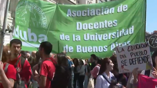 En la previa de la marcha, el Gobierno reafirma el veto a la Ley de Financiamiento Universitario