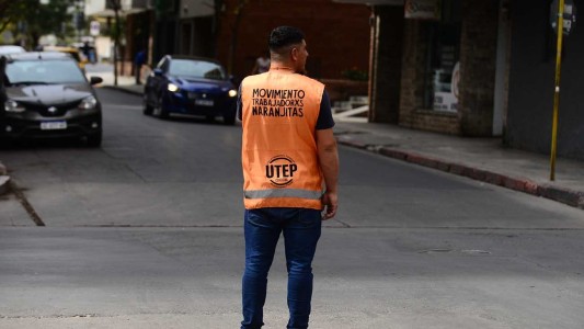 Detuvieron a dos naranjitas que exigían una tarifa excesivamente alta por estacionar en la vía pública