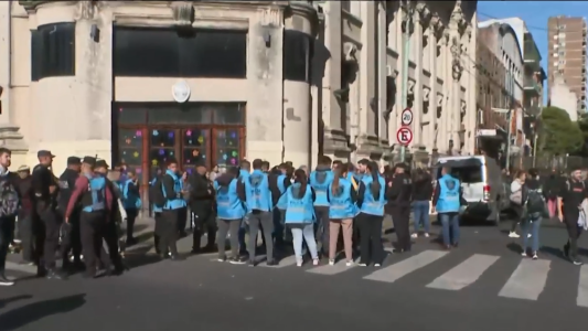 Once: 200 allanamientos a depósitos de manteros tras una investigación de cinco meses