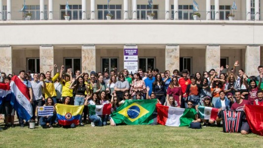 Desde la UNC consideran que el arancel a extranjeros es una "cortina de humo"