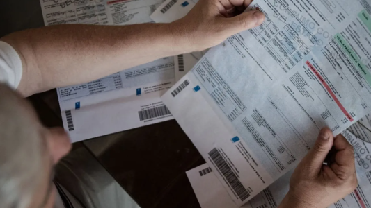 El Gobierno oficializó la prohibición del cobro de tasas municipales en las boletas de luz