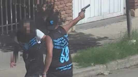 Belgrano: dos facciones de la barrabrava se enfrentaron a los tiros en la previa ante Platense