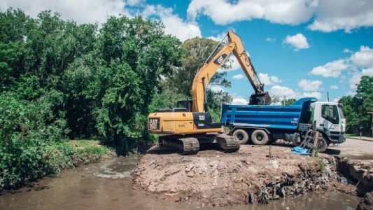 El Gobierno de Córdoba extrajo más de 800 toneladas de residuos del Canal Maestro Sur y el Norte