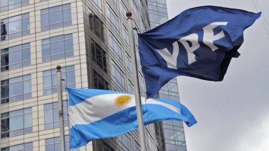 Estados Unidos pidió rechazar el pedido de un fondo buitre para quedarse con activos de YPF
