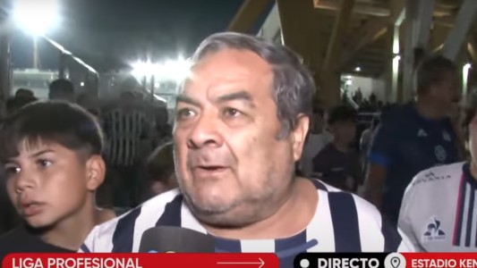Los hinchas de Talleres apuntaron contra el técnico y el presidente, tras la caída ante Lanús