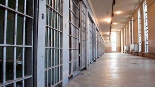 Córdoba: estaba en la cárcel, cambió de género, violó y embarazó a otra interna