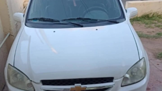 Ahorró durante un año entero y en menos de un minuto, le robaron su auto: ocurrió en barrio San Vicente