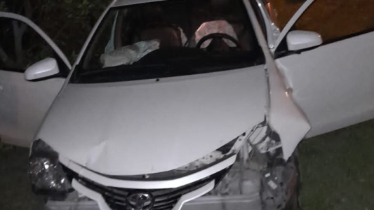 Córdoba: se escapó de la policía en un auto, perdió el control y se estrelló contra una vivienda