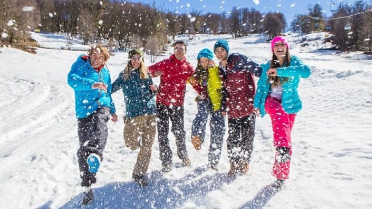 Denuncian aumentos desmedidos en los viajes de egresados que ya fueron pagados