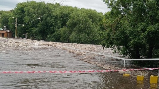 Video: impactantes crecida del río Anisacate tras las fuertes lluvias
