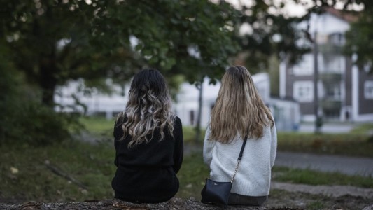 Pandillas suecas reclutan a menores como sicarios en redes sociales