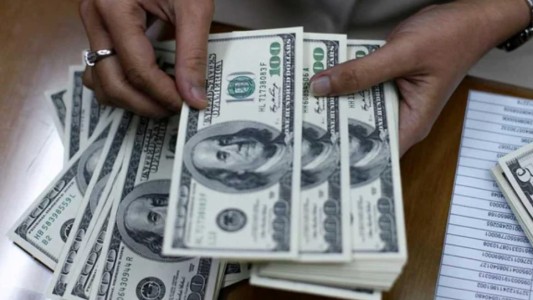 El dólar blue rebotó $15 tras registrar cinco bajas consecutivas