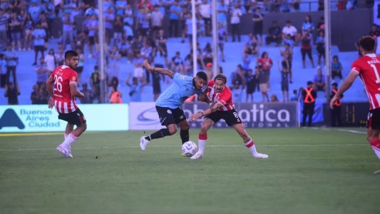 Con un golazo de Reyna sobre el final, Belgrano empató 2 a 2 frente a Estudiantes en Alberdi