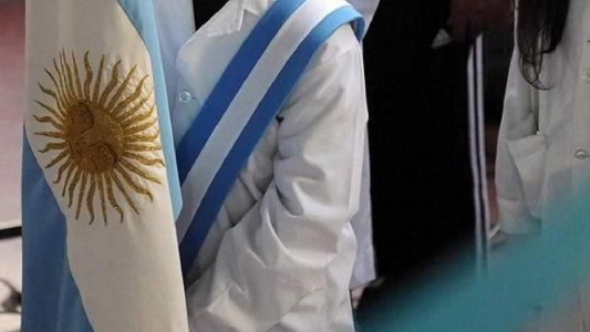 Jesús María: denunció al colegio porque su hija no es abanderada y suspendieron la ceremonia