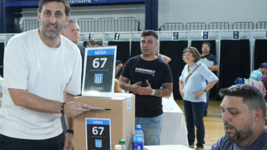 El mensaje de Milito tras votar en Racing: "Es un día histórico para el club"