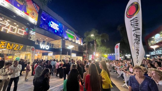 Villa Carlos Paz inauguró su temporada teatral con la clásica alfombra roja