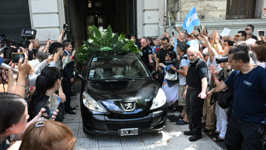 Trasladan los restos de Jorge Lanata