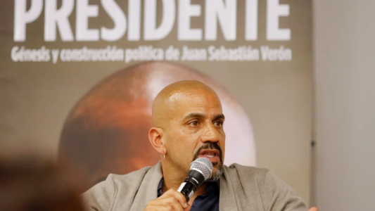 Verón defendió el acuerdo de Estudiantes con Foster Gillett: "Nadie viene a llevarse nada"