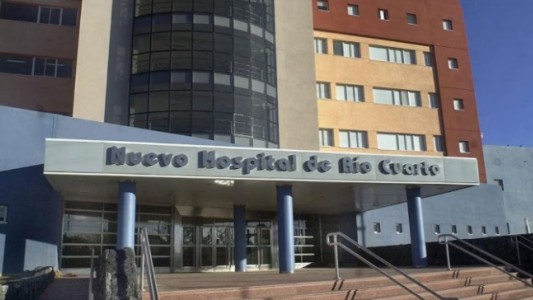 Un auto aplastó a un mecánico de 61 años mientras trabajaba en su taller