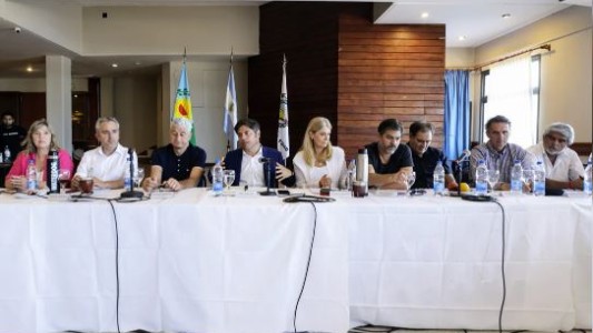 Axel Kicillof reunió a 35 intendentes en Villa Gesell y pidió "amplitud" para enfrentar a Javier Milei